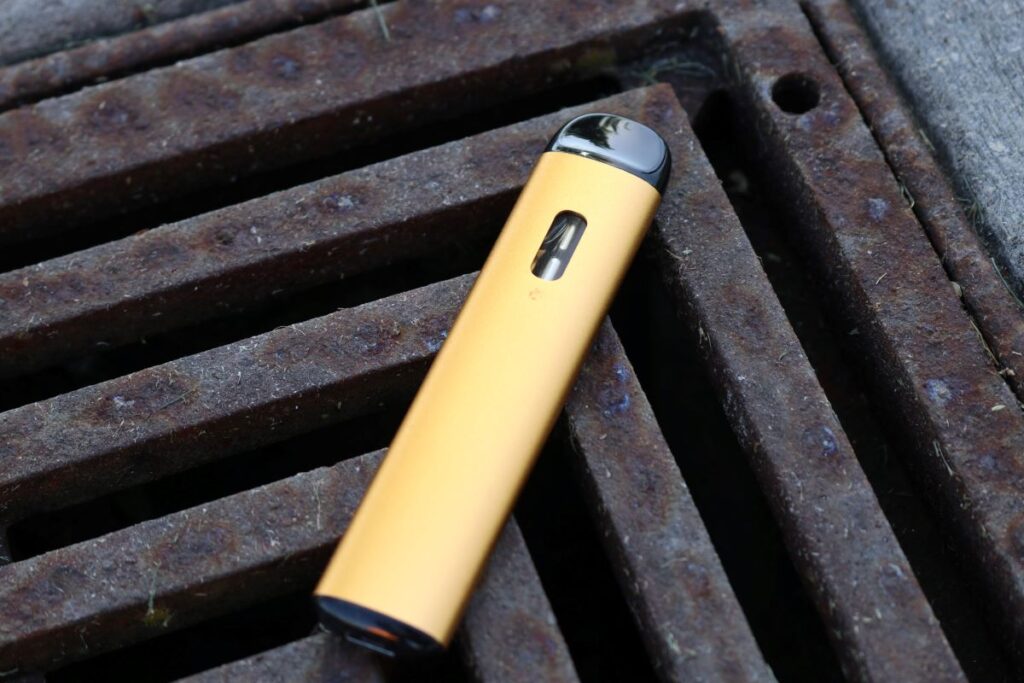 A disposable vape that is hard to recycle